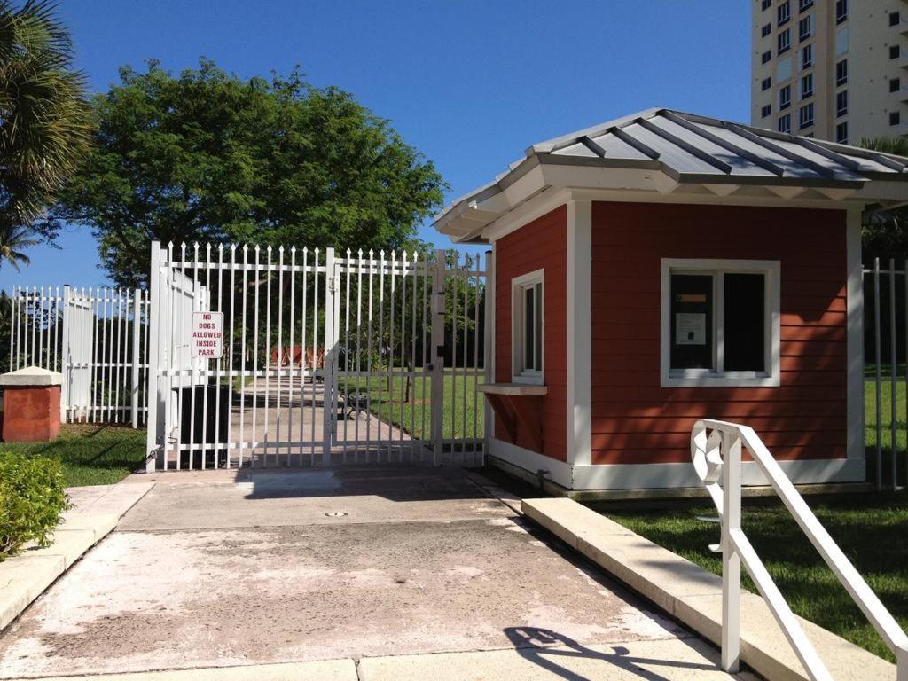 Gorgeous Beachy Chic Condo In Key Biscayne Маямі Екстер'єр фото